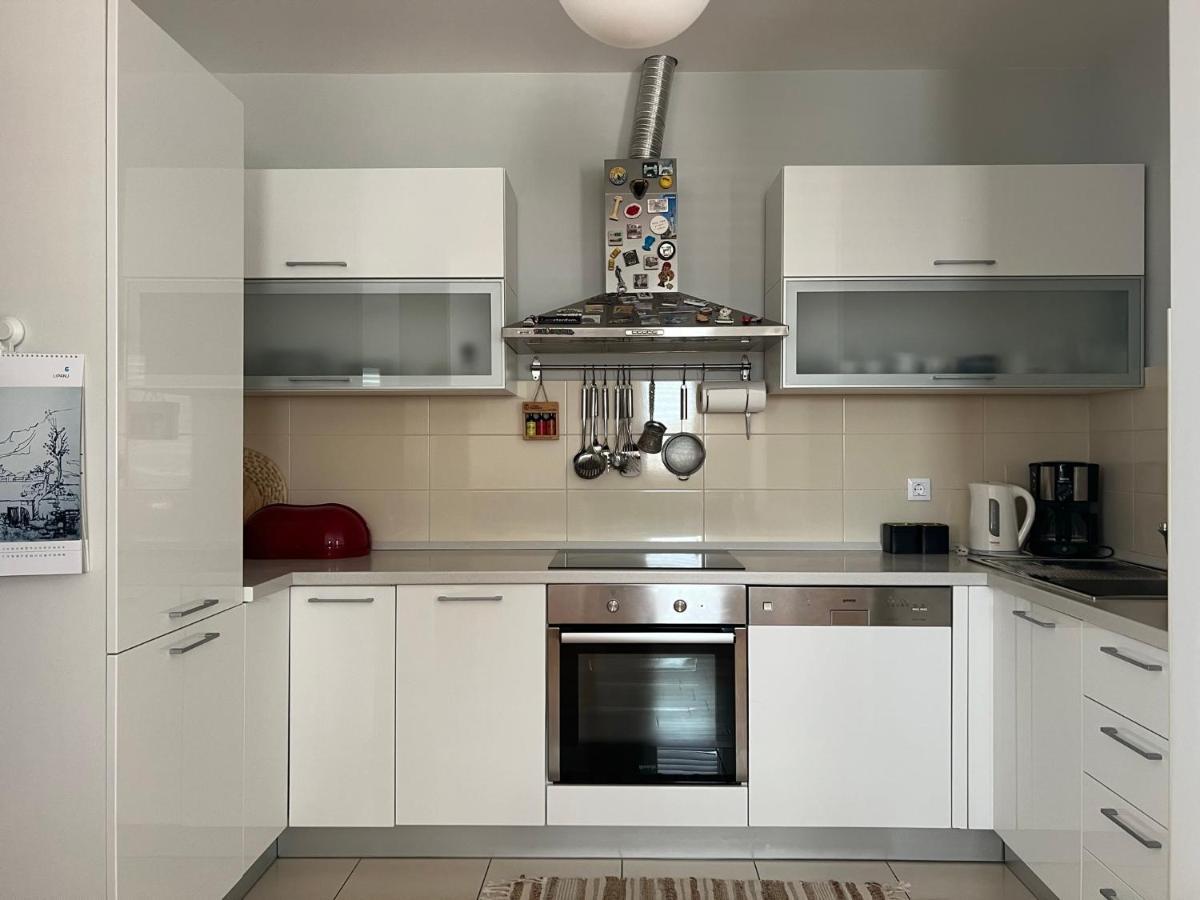 Apartment Lucija - Cozy Flat In The City Center With A Sea View & Parking Makarska Exterior foto