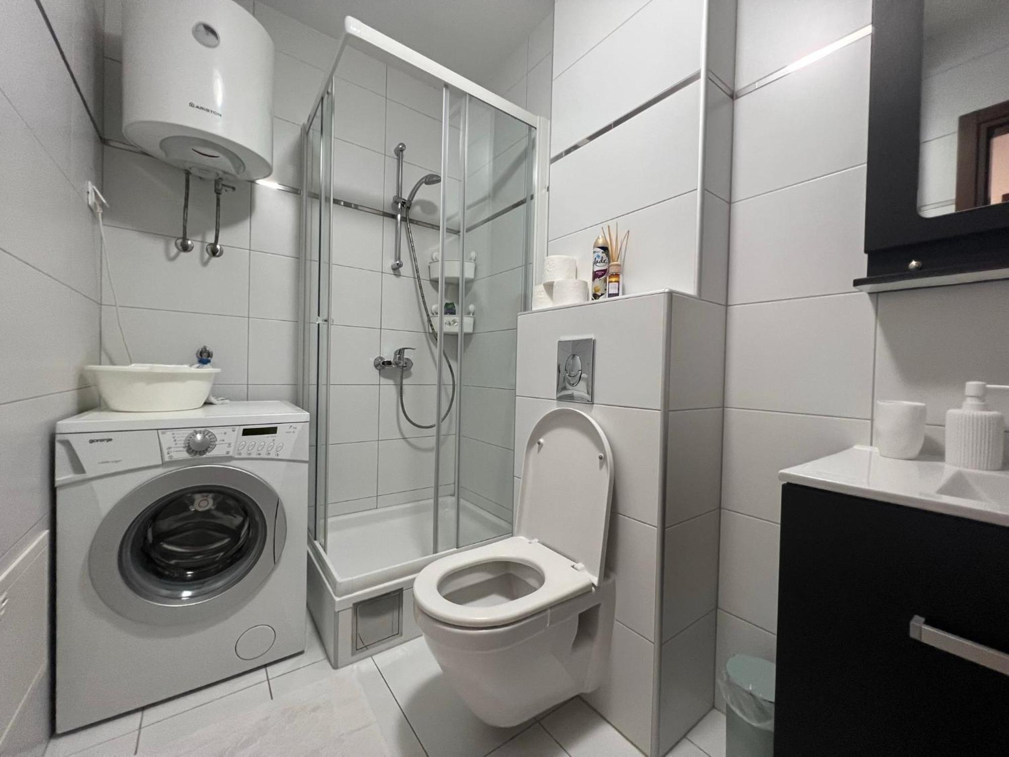 Apartment Lucija - Cozy Flat In The City Center With A Sea View & Parking Makarska Exterior foto